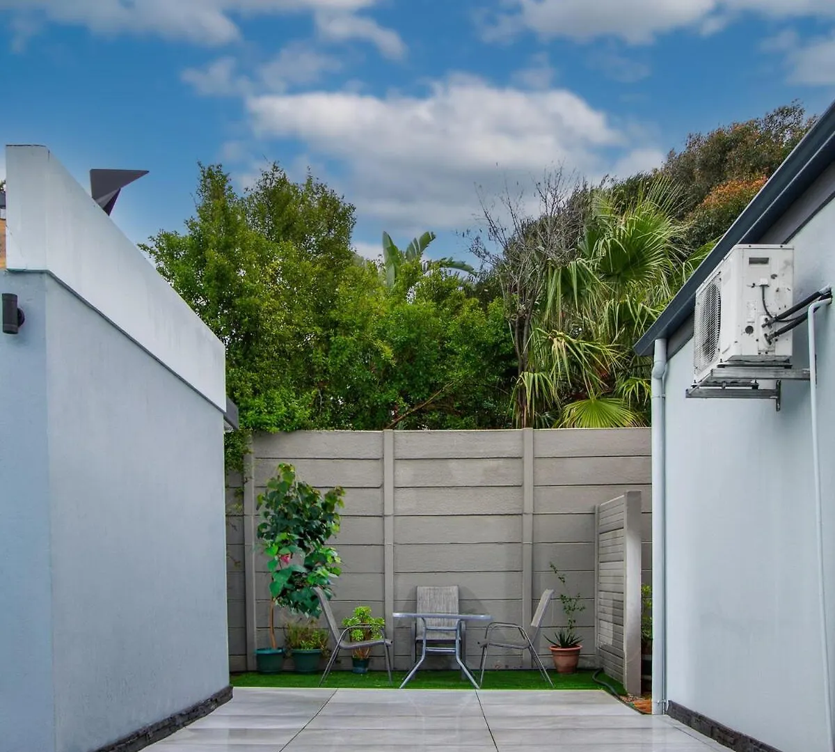 Winelands Escape Daire Durbanville